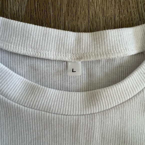 White Crop Top w/ Underboob Lining - Picture 3 of 3